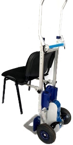 Treppensteiger beladen mit Stuhl Treppensteiger beladen mit Stuhl